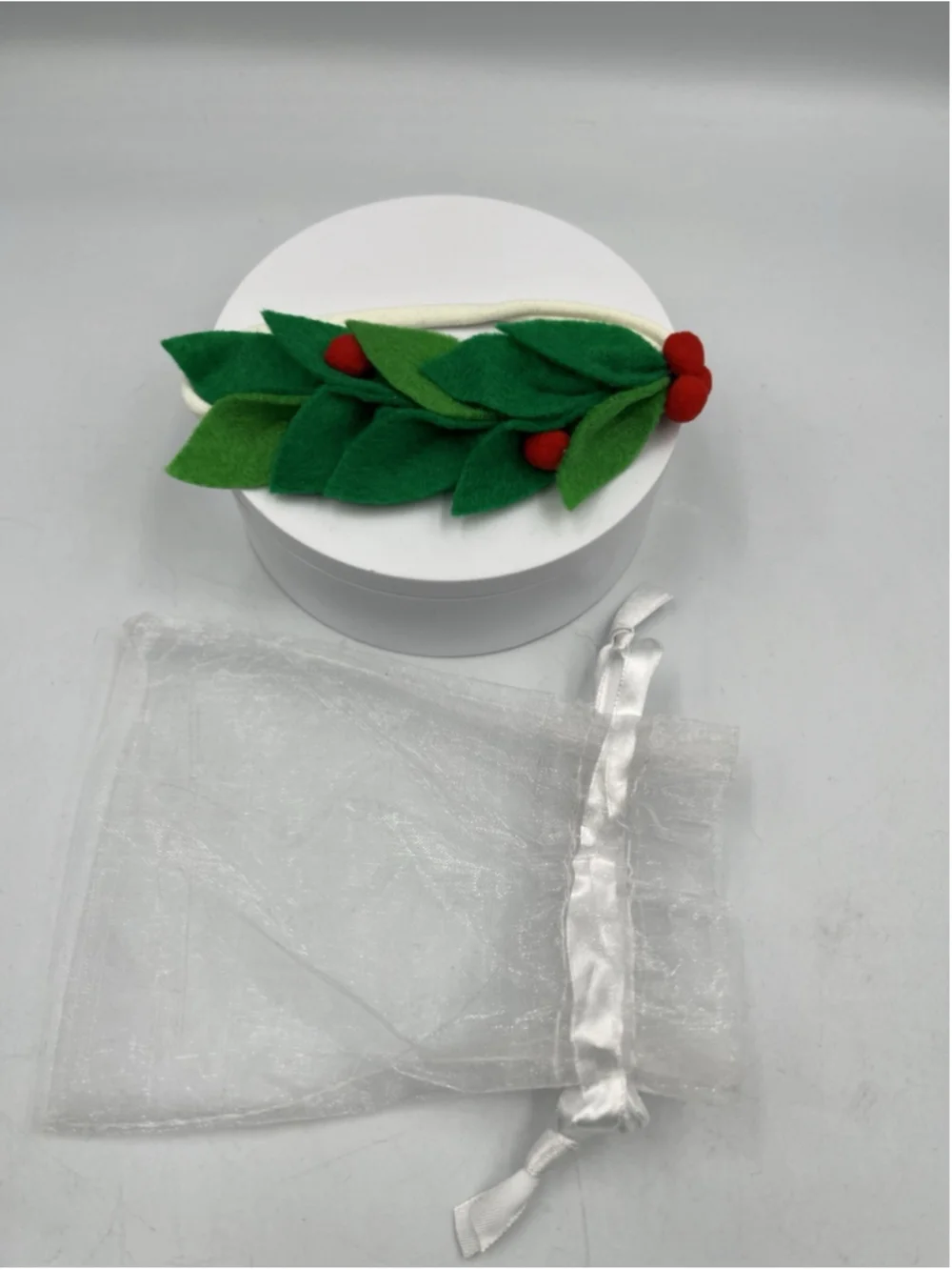 Mistletoe Holiday Hair Accessory THROW UP YOUR HAIR IN HOLIDAY STYLE NEW